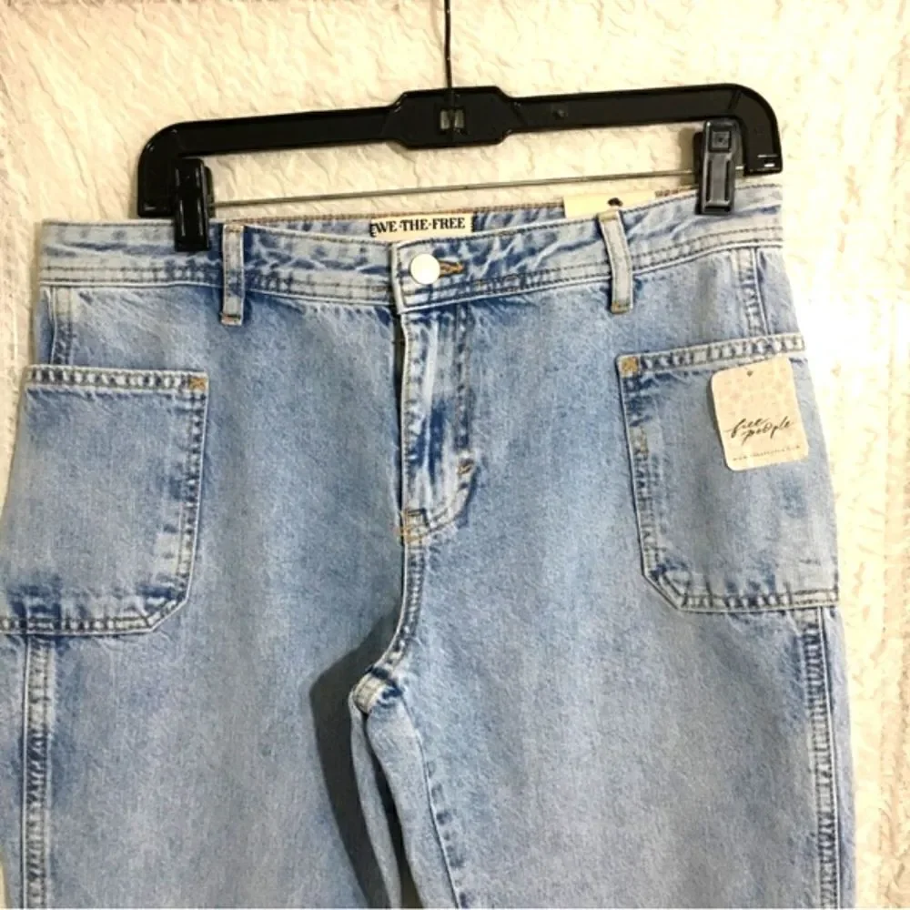Free People- We The Free Izzy Flare Jeans Size 27
